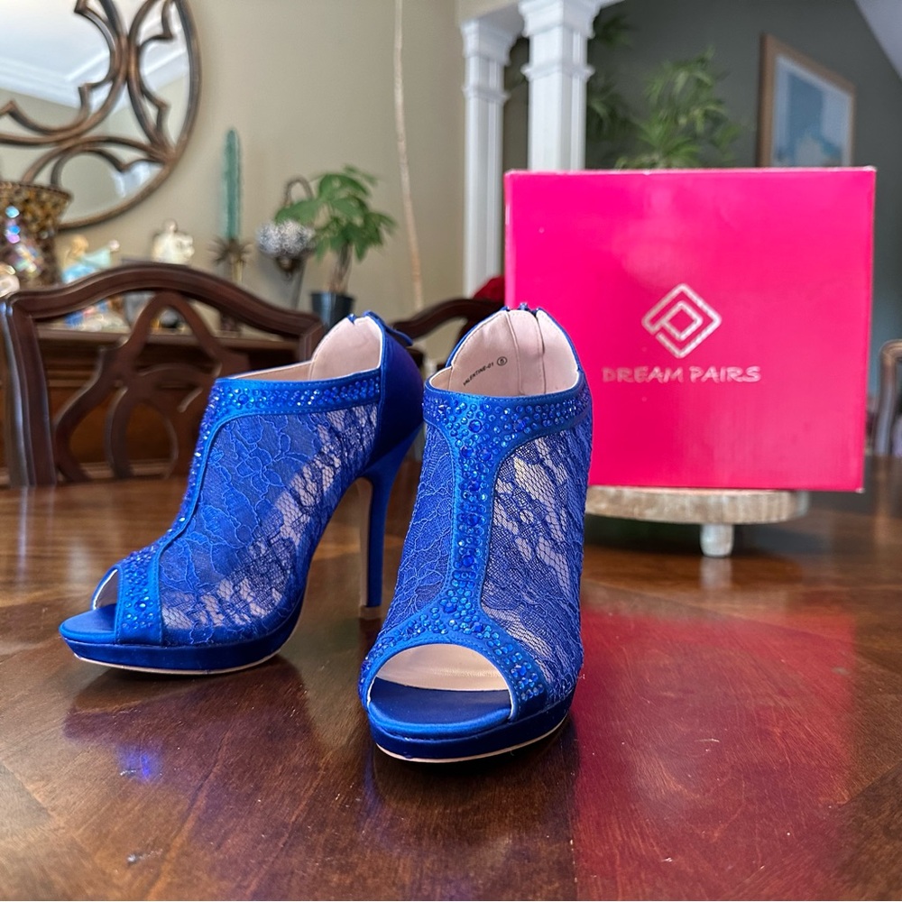 Cute Royal Blue High Heels - Size 5 - Dream Pairs Valentine Style